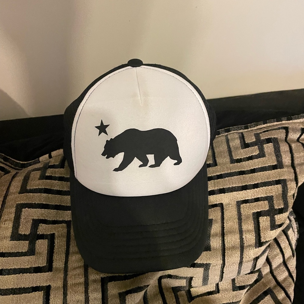 Trucker hat